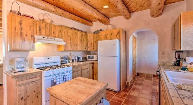Southwest Home w/ 360-degree Mtn View, Ski Nearby!, Varaa Lomakoti Wheeler Peak Wilderness Area New Mexico
