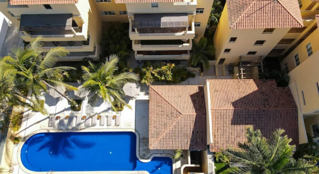 Апартаменты Sleeps 6 Views Beach 1 Block Gated