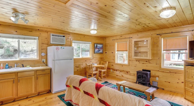 Pets Welcome: Cozy Cabin w/ Deck in Deadwood!, Забронировать Дом для отпуска Дедвуд Black Hills National Forest