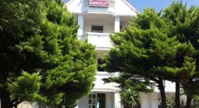 Koshk Guesthouse, Book Hotel Batumi 