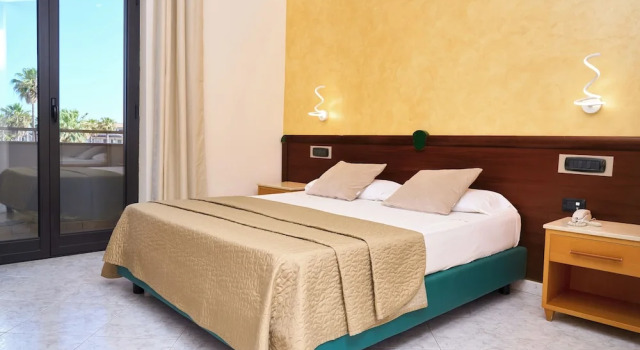 Трёхместный номер Standard с балконом Hotel Miramare