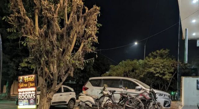 Номер Deluxe Hotel Nidhivan Dham - Near Janam Bhoomi Mathura