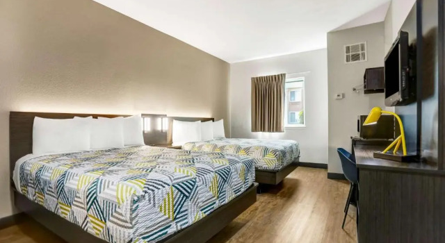 Четырёхместный номер Standard Motel 6-Weatherford, TX