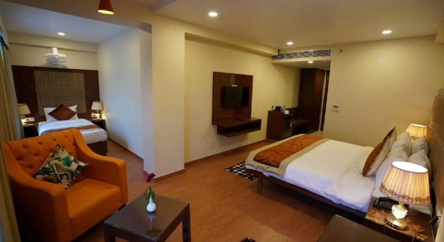 Трёхместный семейный люкс с видом на город Hotel Indo Prime - Jaipur City Centre