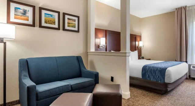 Люкс Comfort Inn & Suites Junction City - near Fort Riley