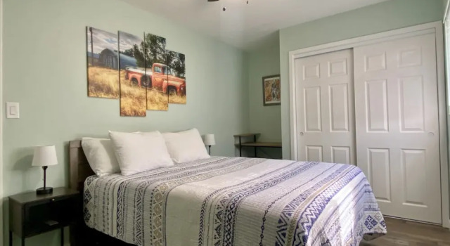 Коттедж с 2 комнатами Holiday Motel and RV Park