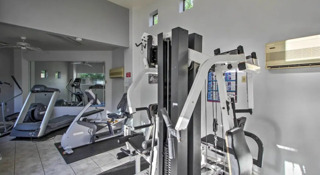 Апартаменты с 3 комнатами с балконом Oro Valley Condo - Nearby Golf & Hiking!