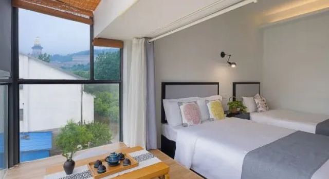 Семейный тент Floral Hotel·Wuxi Sanyueli Hotel ( Lingshan Dafo nianhuawan store)