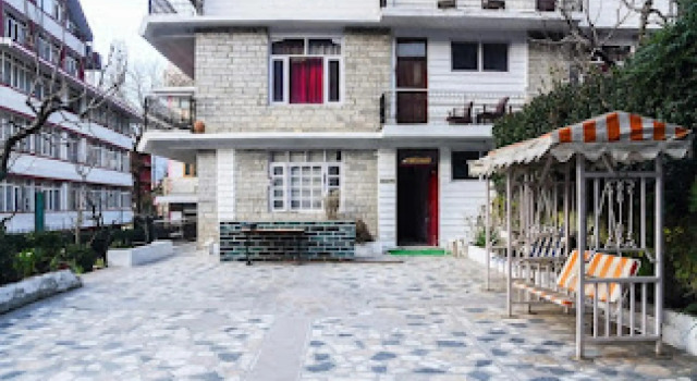 POP 83023 Hotel Sukh