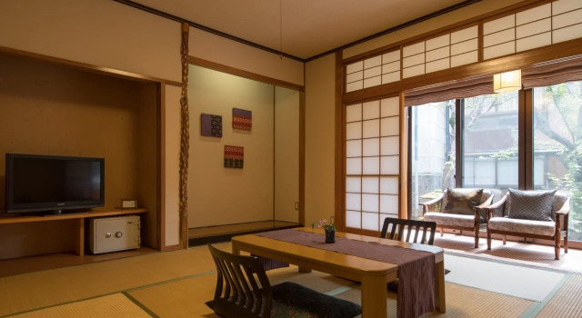 Niemonya, Prenota Hotel Uozu Toyama