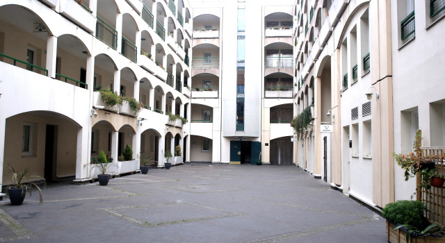Euro Hotel Sovereign Paris Saint-Denis, Boek Hotel Saint-Denis Seine-Saint-Denis