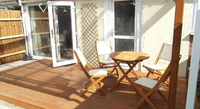 Коттедж Berwicks House - NEC & Airport - Stylish 3-bed house with garden
