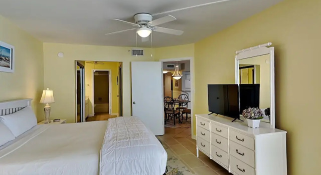 Summerhouse B408, Book Hotel Hoteller i Lower Grand Lagoon med parkering, Parkering
