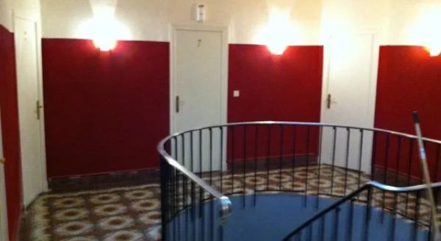 Hotel le Saint Eloi, Забронировать Отель Отели Монпелье с парковкой, рядом с Площадь Ла-Канург, Парковка