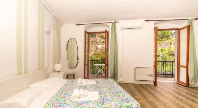 Lory's Suite