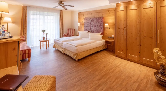 Трёхместный номер Superior с балконом Hotel Schlosskrone