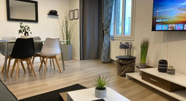Апартаменты Appartement Cholet les Halles coté jardin