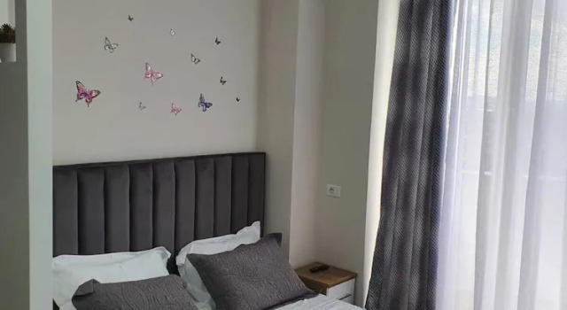 Komfort- dobbelt værelse med altan med byudsigt Rezidenca Shopi Apartments