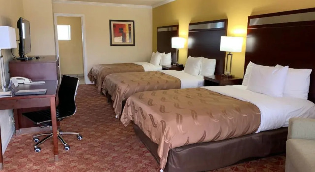 Шестиместный номер Standard Quality Inn Ukiah