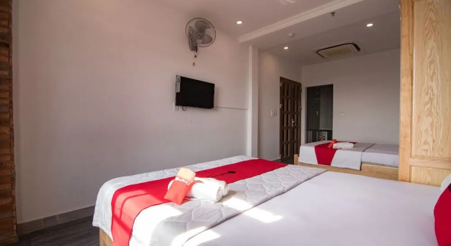 RedDoorz near Tan Son Nhat Golf 2