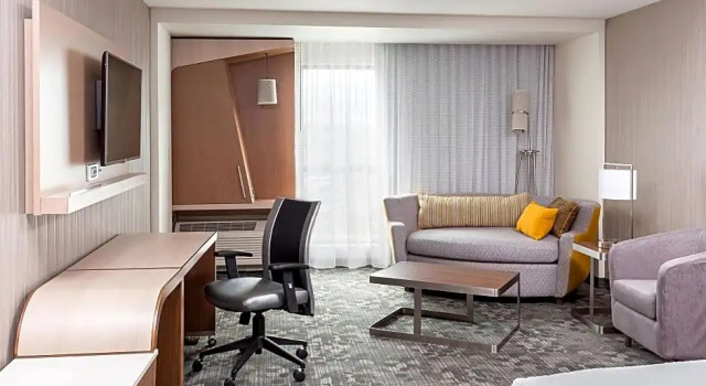 Четырёхместный люкс Executive Courtyard by Marriott Bismarck North