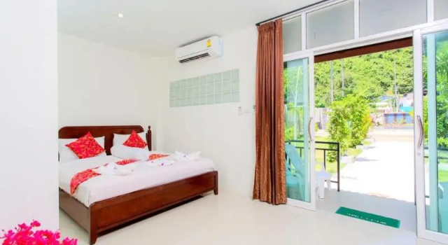 Номер Standard с видом на воду Phi Phi Maiyada Resort