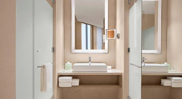 Двухместный номер Standard с видом на озеро The Westin Kolkata Rajarhat