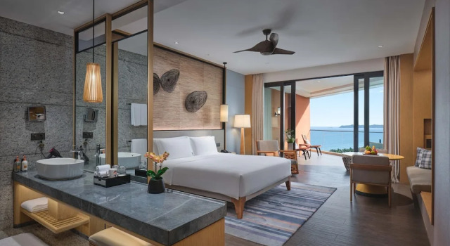 Номер Standard с балконом Crowne Plaza Sanya Haitang Bay Resort by IHG