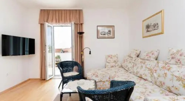 Apartments Dubravka, Забронировать Апартаменты/квартира Отели Крка с парковкой, рядом с Krk Harbour, Парковка