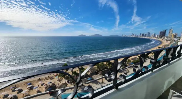 Двухместный номер Standard с балконом Hacienda Mazatlán sea view