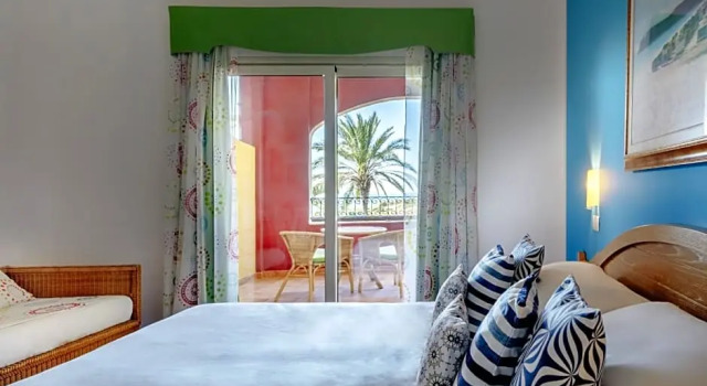 Двухместный номер Comfort с балконом и с видом на море Cruccùris Resort