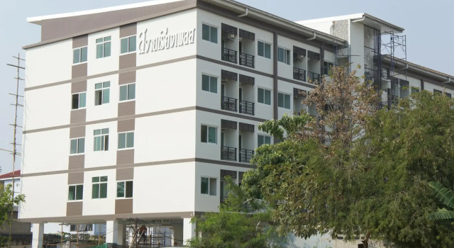 Sawairiang Place, Забронировать Отель Накхонратчасима Nakhon Ratchasima Province, рядом с Торговый центр The Mall Korat