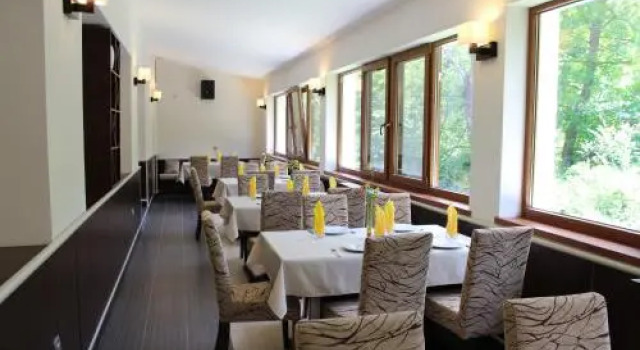 Complex Pod Chardaka Lopushna, Prenota Hotel Georgi Damyanovo Bulgaria