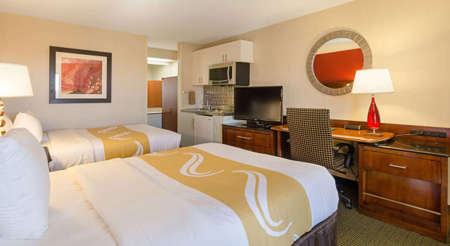Четырёхместный номер Standard Quality Inn Christiansburg - Blacksburg