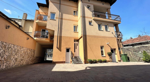 Hotel Nacional Free Parking, Забронировать Отель Отели Сараево 4 звезды, рядом с Gazi Husrev-beg Mosque in Sarajevo, 4*