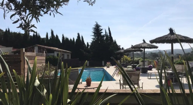 Hauzify I Aires de l'Empordà, Book Hotel Hoteller i Mont-Ras med pool, Swimmingpool