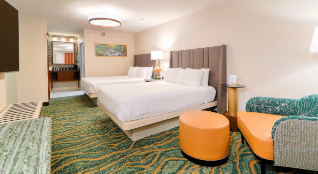 Четырёхместный номер Standard Quality Inn Near the Island Pigeon Forge