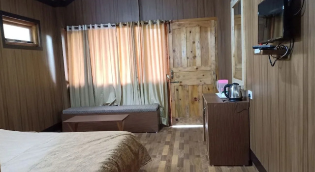 Camp Mehi Nature Resort, Rezervovat Lázně / Resort Nainital Uttarakhand