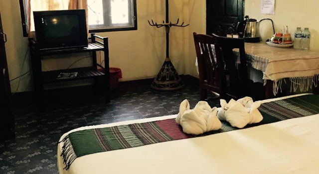 Thoulasith Guesthouse, Rezerwuj Hotel Hotele w Luang Namtha z parkingiem, Parking