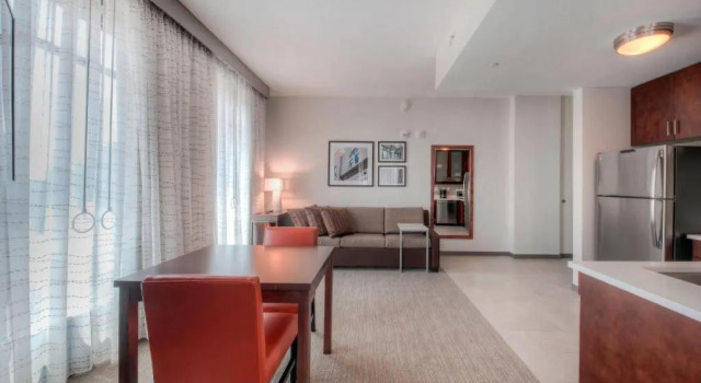 Двухместный люкс c 1 комнатой с балконом Residence Inn by Marriott Raleigh Downtown