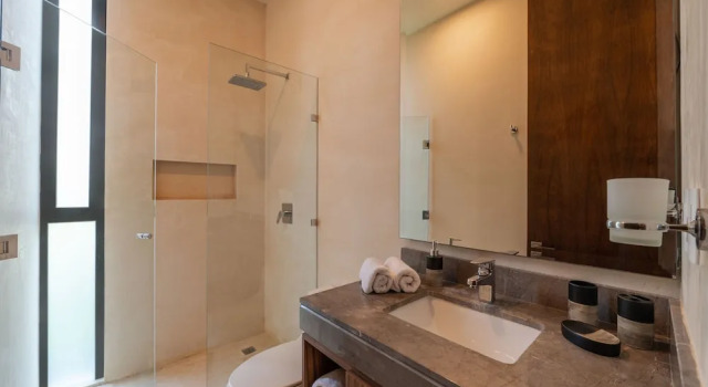 Апартаменты Two Bedroom Luxury Apartment by TuLuna