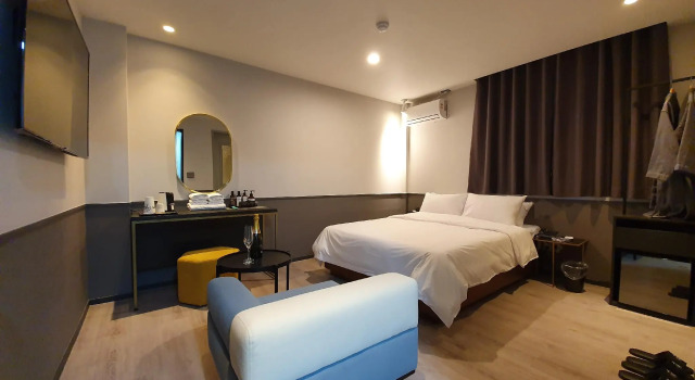 Двухместный номер Deluxe Brown-Dot Hotel