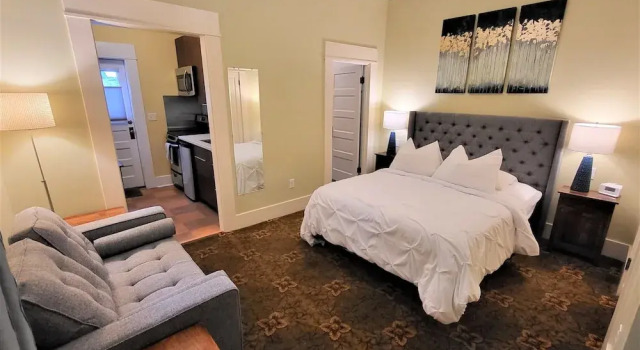 Двухместные апартаменты Comfort Цокольный этаж с балконом Evermore Guesthouse