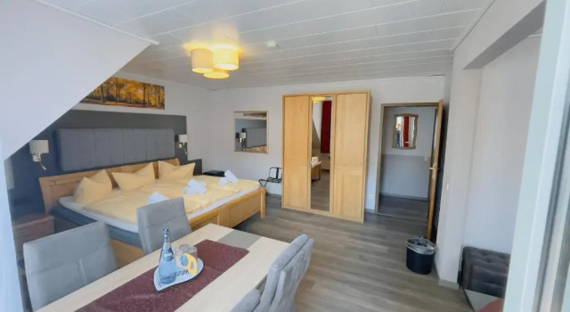 Апартаменты с балконом Hotel Schnehagen