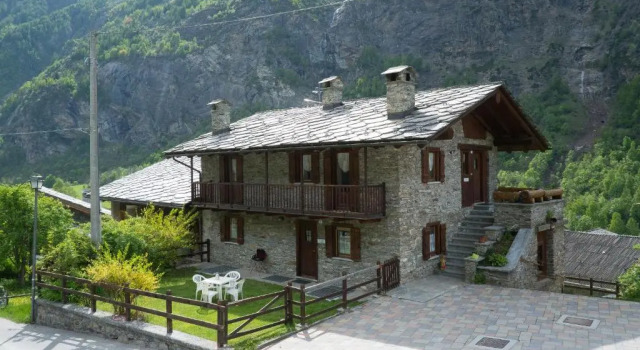 Апартаменты с 2 комнатами с видом на сад Case Gran Paradiso Rhemes Saint Georges