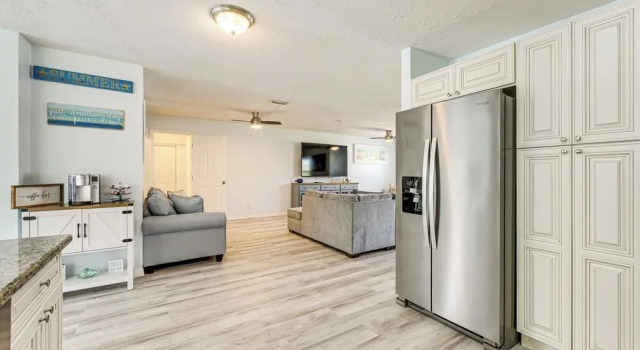 Коттедж < 2 Mi to Beach & Marina: Bright Ruskin Retreat!