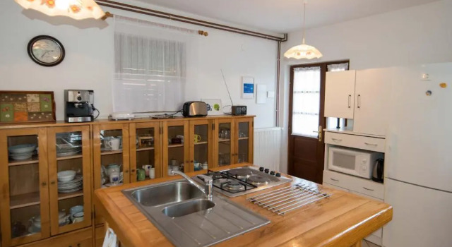 Country House Vrbovčanka, Rezerwuj Hotel Hotele w Bjelovar-Bilogora County z parkingiem, Parking