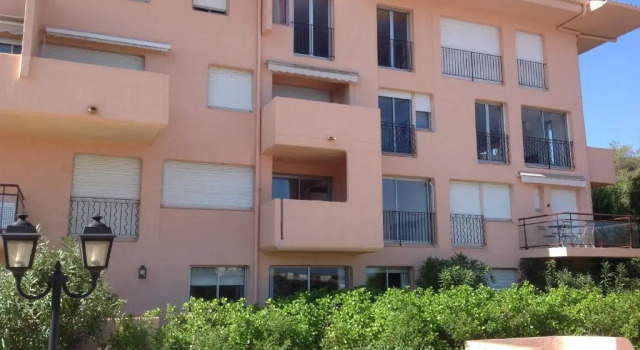 Saint-Tropez - Studio 40 m2, Забронировать Отель Отели Сен-Тропе с парковкой, рядом с Cimitière Marin, Парковка