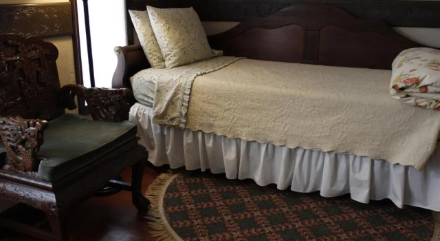 Трёхместный номер Deluxe Stone Chalet Bed & Breakfast Inn