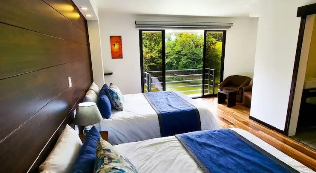 Двухместный номер Standard c 1 комнатой с балконом и с видом на озеро Burbi Lake Lodge Monteverde